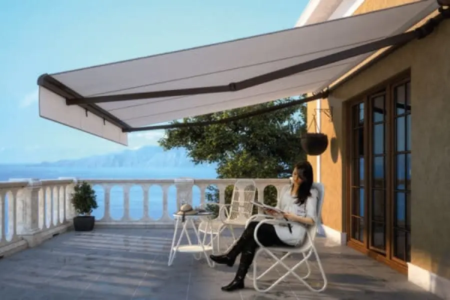 Alcuni consigli per la manutenzione delle tende da sole